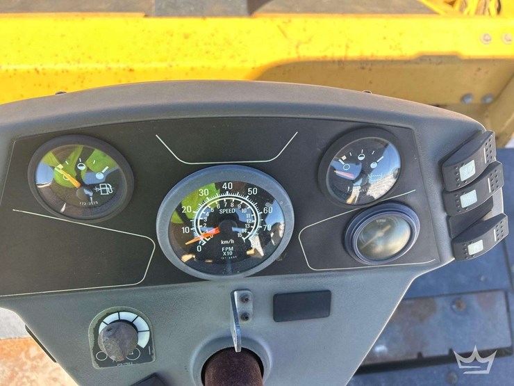 2012-caterpillar-cb54-image-11