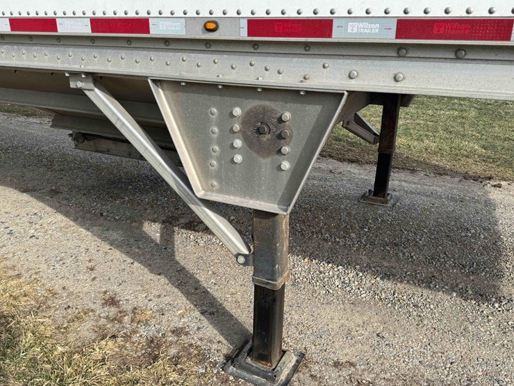 2017-wilson-grain-trailer-image-12
