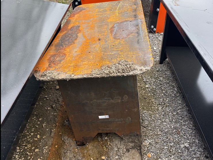 #1072-•-welding-table-30-in.-x-57-in.-image-3