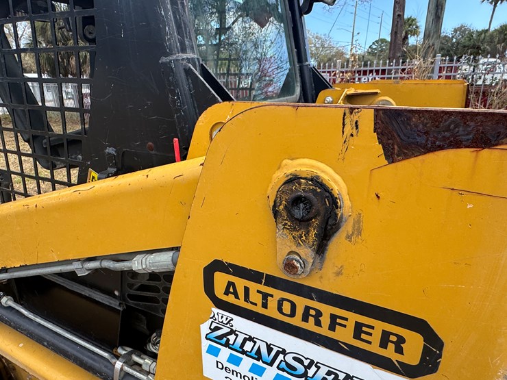 2014-caterpillar-226b3-image-37