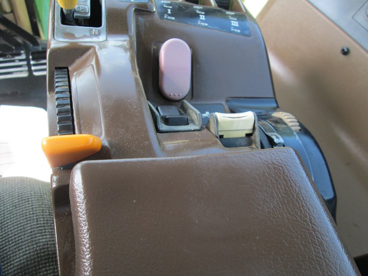 john-deere-8310-image-35