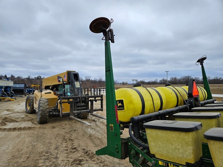 john-deere-7200-image-31