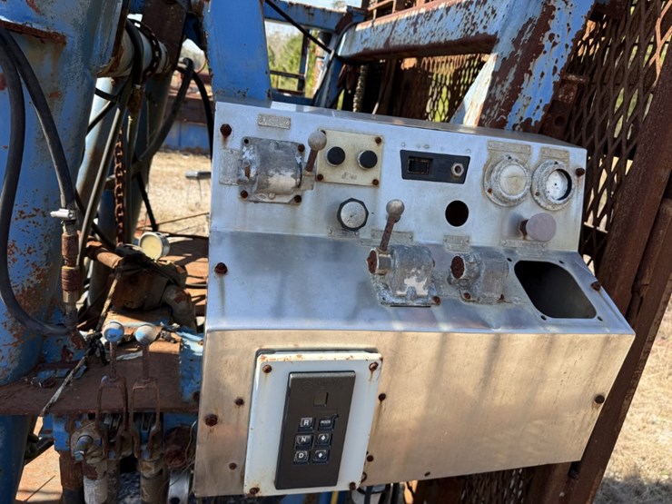 2007-moor-rig-xj60-dd-104'-200k-5-axle-well-service-workover-rig-image-33