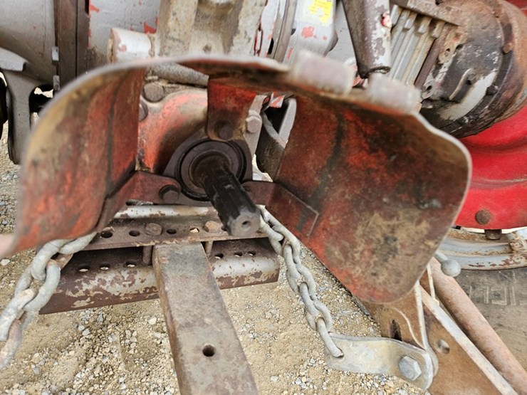 massey-ferguson-1085-image-16