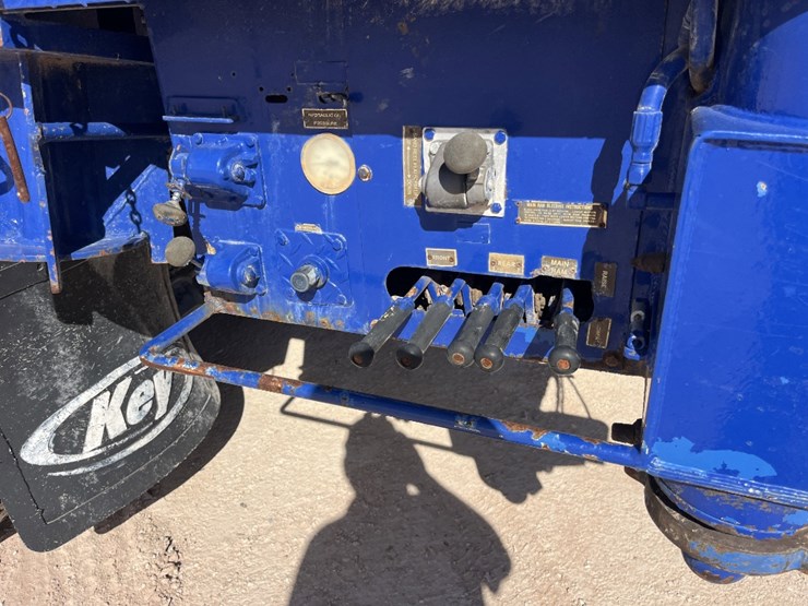 2005-international-7400-image-22