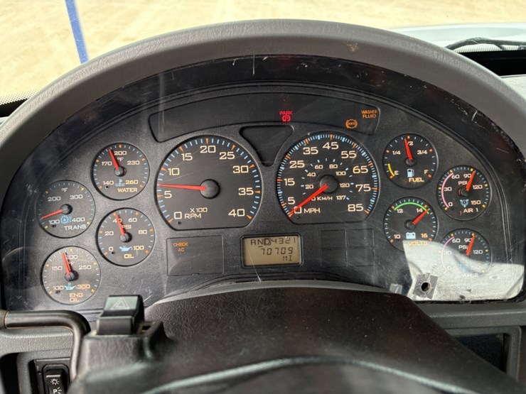 2005-international-7400-image-17