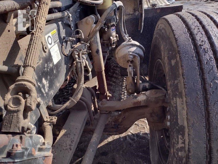 2013-kenworth-t800-image-24