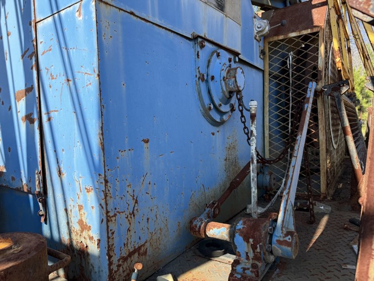 2007-moor-rig-xj60-dd-104'-200k-5-axle-well-service-workover-rig-image-35