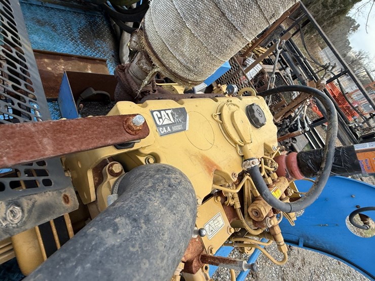 2013-caterpillar-c4.4-image-11