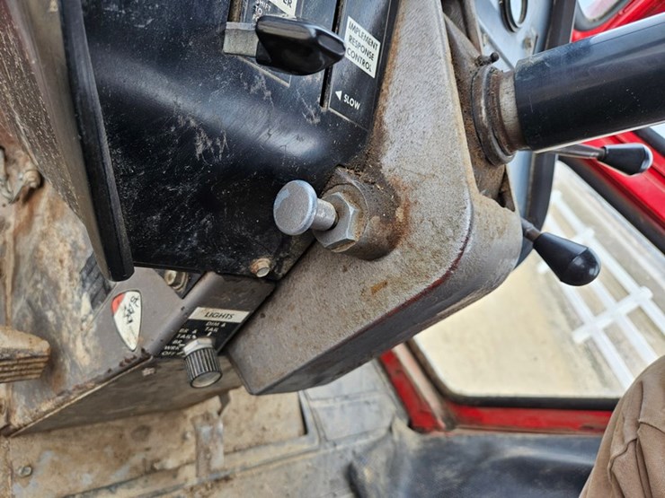 massey-ferguson-1085-image-36