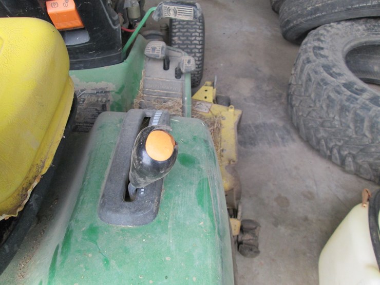 john-deere-gt235-image-8