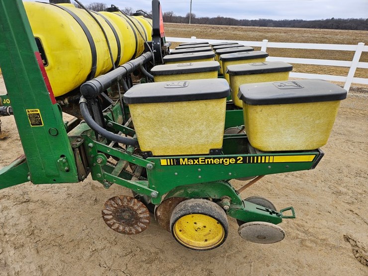 john-deere-7200-image-30