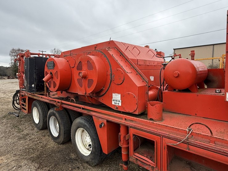 2008-crown-ce600-dd-5-axle-well-service-workover-rig-for-parts-image-7