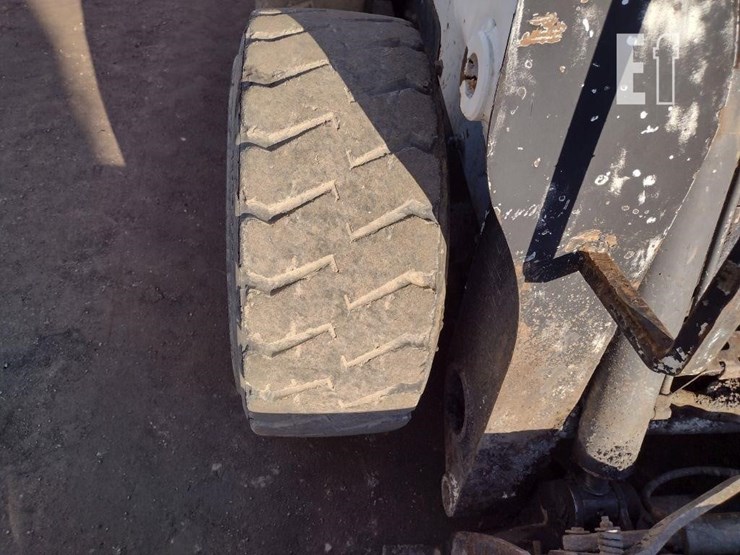 2013-bobcat-s630-image-22