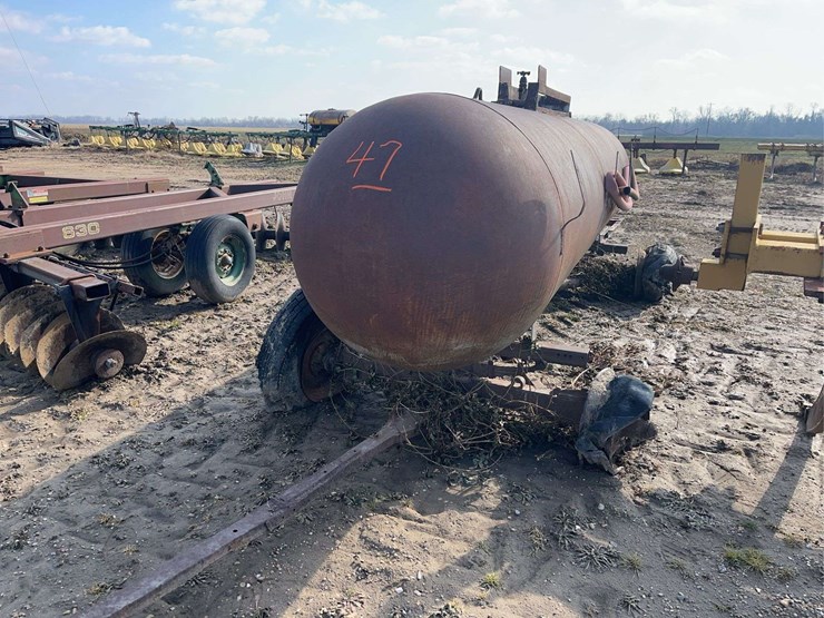 anhydrous-tank-and-trailer-image-1