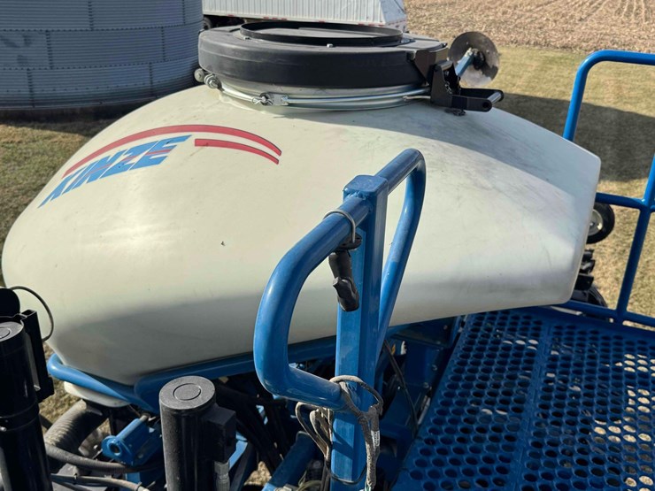 2011-kinze-3600-image-39