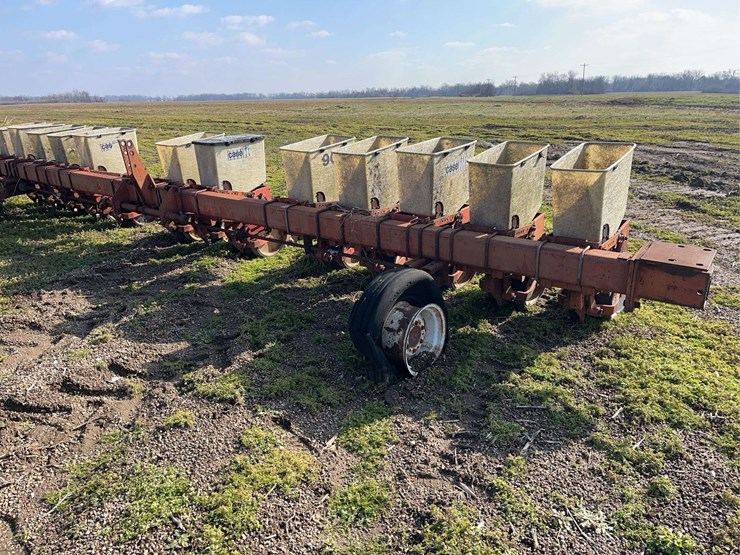 international-800-image-3