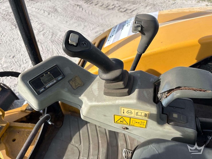 caterpillar-302.5c-image-25