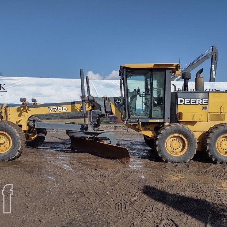 2007 DEERE 770D