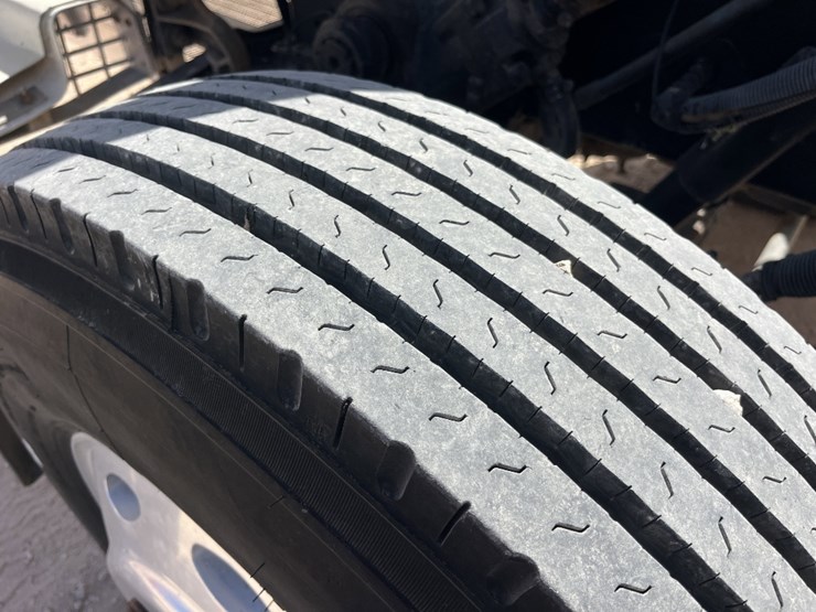 2002-peterbilt-378-image-16