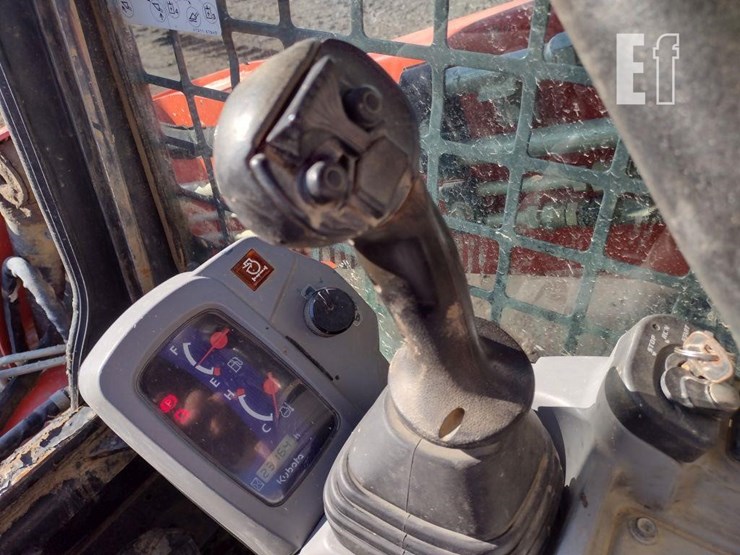 kubota-svl65-2-image-8