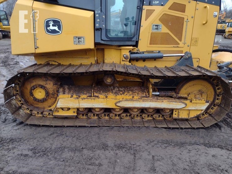2015-deere-650k-lgp-image-31