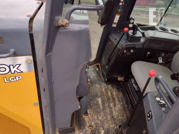 2015-deere-650k-lgp-image-14