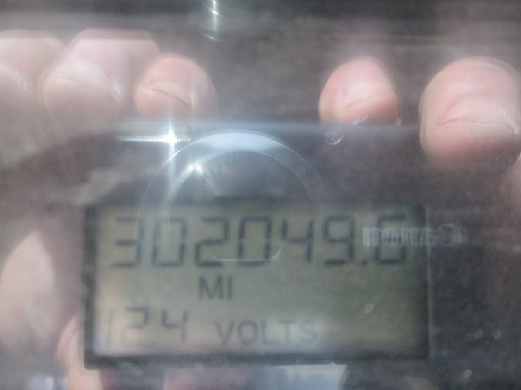 2001-freightliner-fl70-image-49