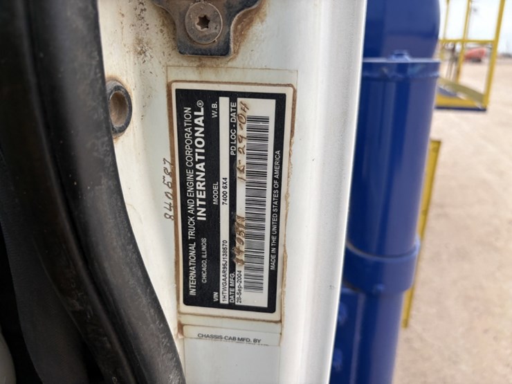 2005-international-7400-image-16