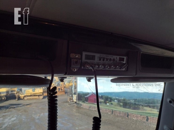 2013-kenworth-t800-image-16