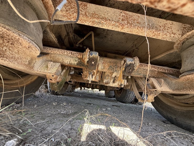 2006-nuttall-40'-x-102"-55-ton-3-axle-narrow-neck-lowboy-image-14