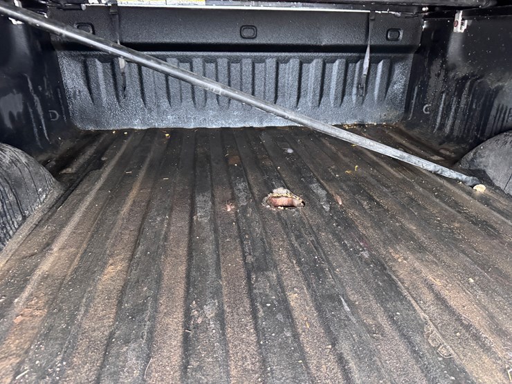 2010-chevrolet-2500hd-image-25