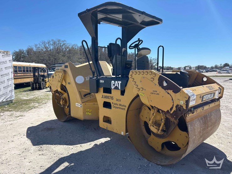 2012-caterpillar-cb54-image-2