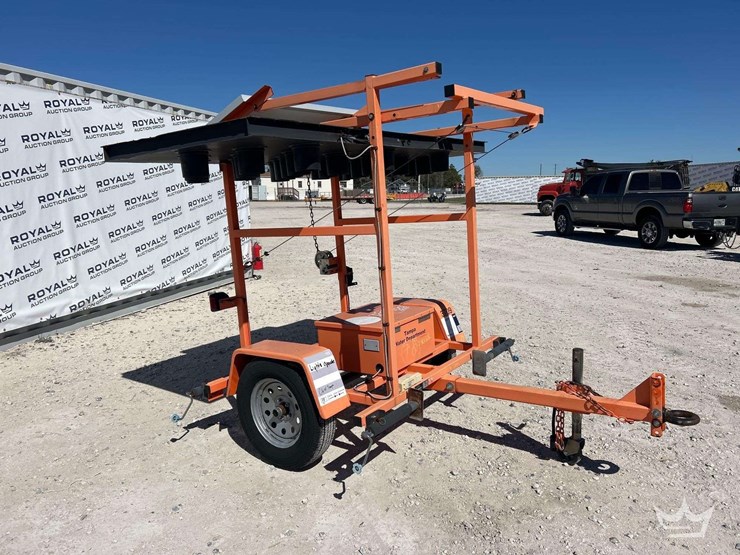 2015-k-and-k-systems-towable-solar-arrow-board-image-2