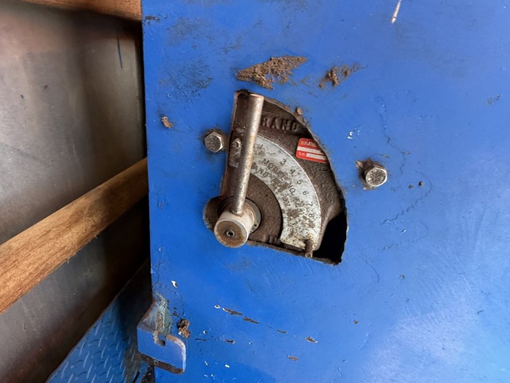 1996-freightliner-fl70-image-11