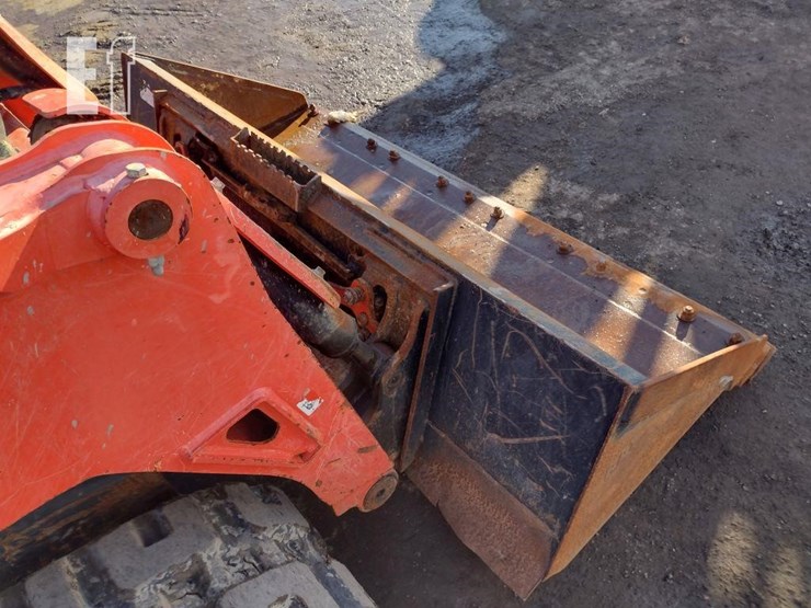 kubota-svl65-2-image-17