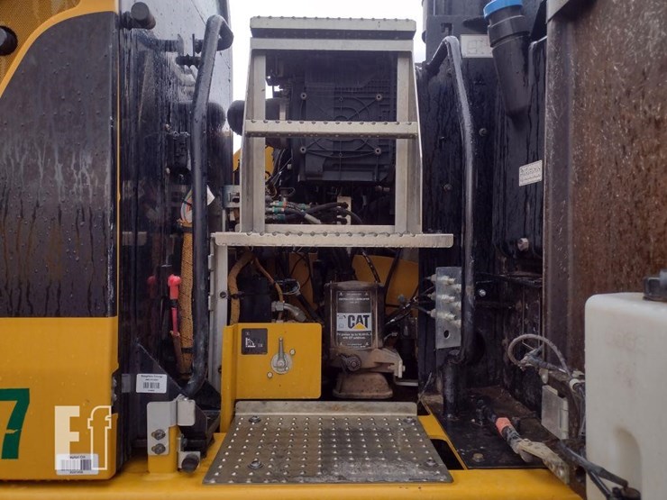 caterpillar-m322f-image-31