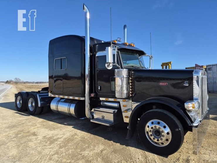 2013-peterbilt-388-image-4