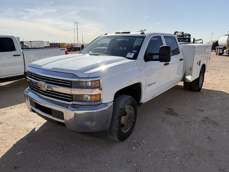 2015-chevrolet-silverado-3500hd-image-1