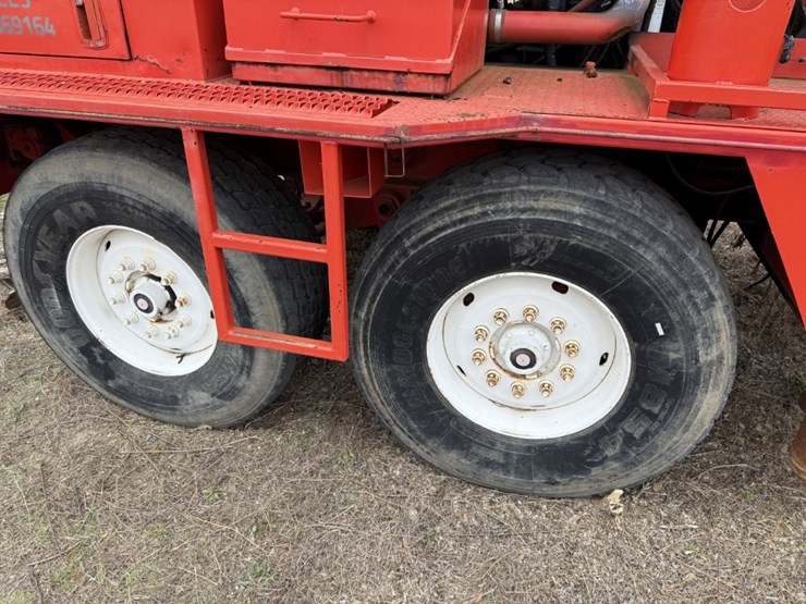 2008-crown-ce600-dd-5-axle-well-service-workover-rig-for-parts-image-15