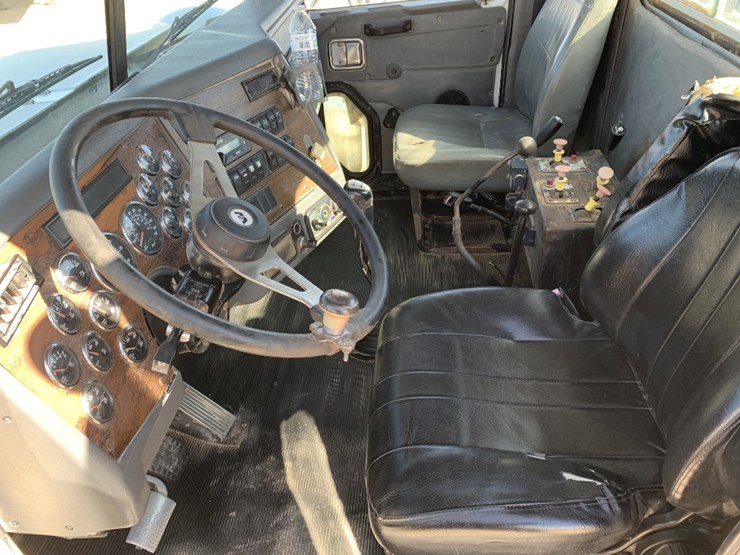 2005-western-star-6900xd-image-11