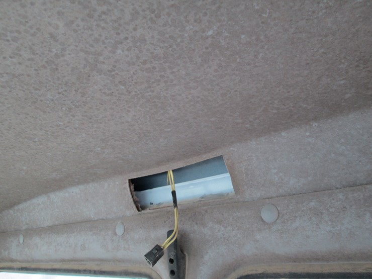 2001-freightliner-fl70-image-51