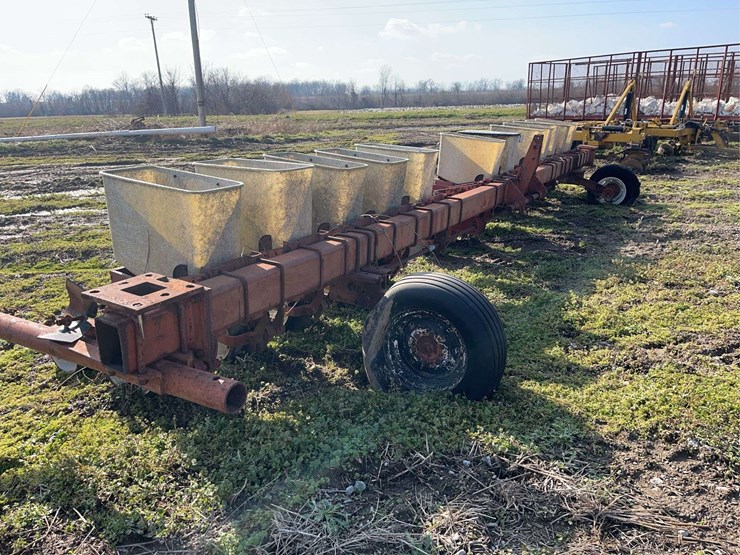 international-800-image-1