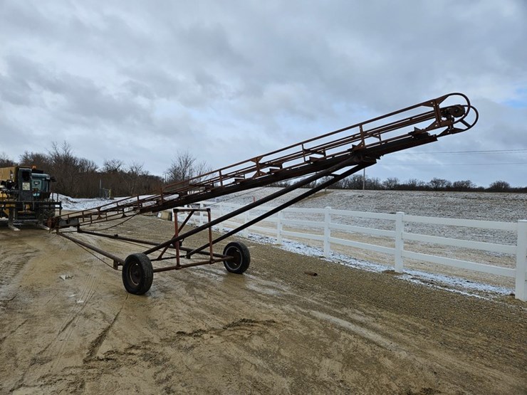 new-holland-131-image-3