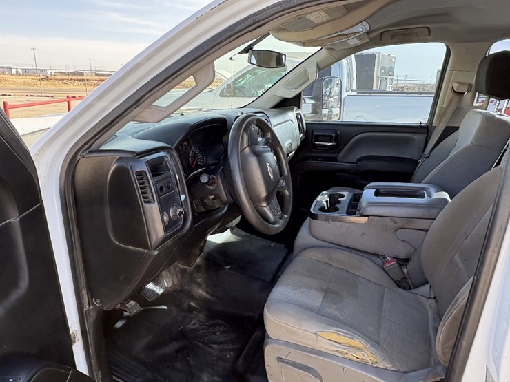 2015-chevrolet-silverado-3500hd-image-6