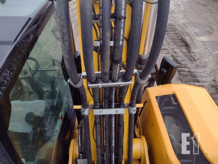 caterpillar-m322f-image-37