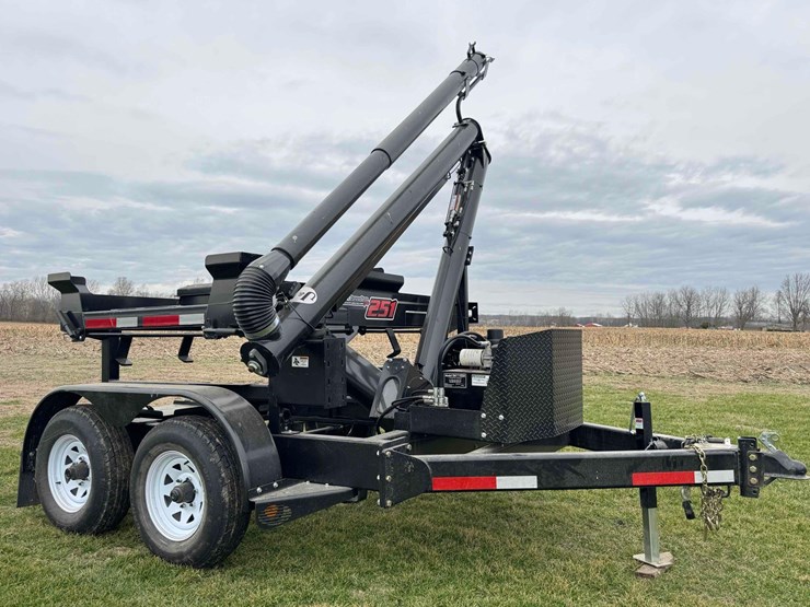 2023-j-&-m-251st-speedtender-image-4