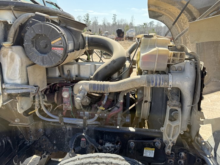 2009-mack-granite-gu713-image-27