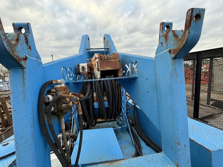 2013-caterpillar-c4.4-image-8