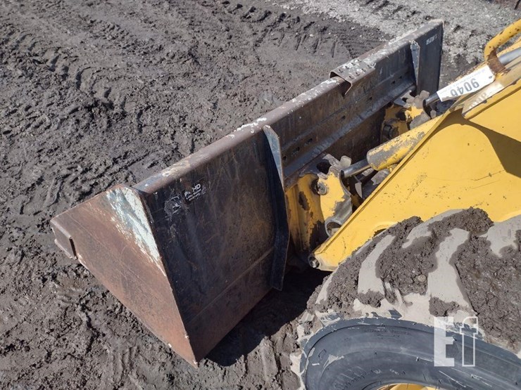 2000-deere-270-image-17